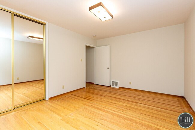 Building Photo - Exceptional Mid-Century 3BR Home in One of San Francisco's Hidden Gems