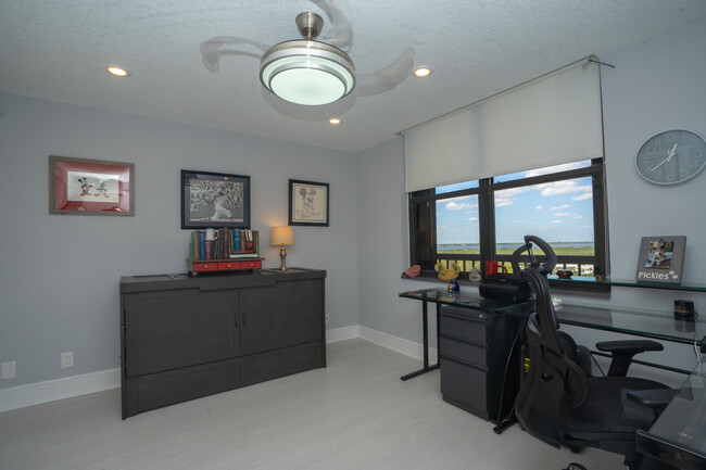Building Photo - 9500 S Ocean Dr