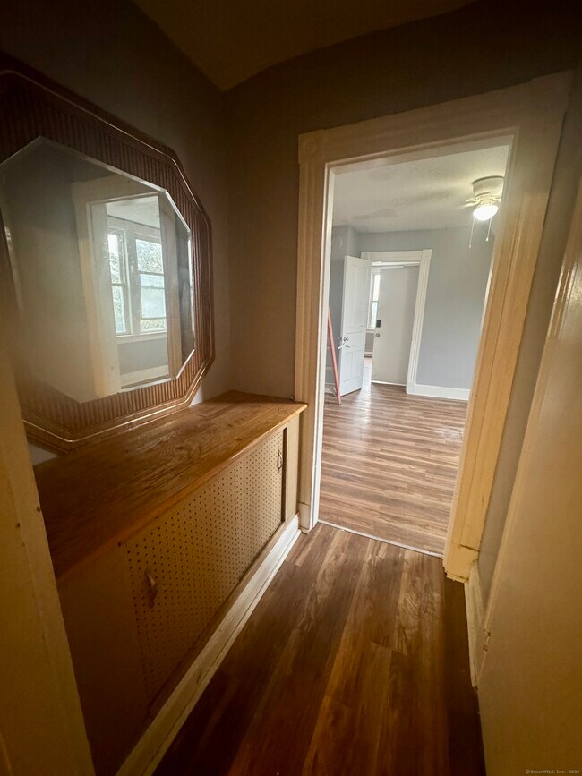 Building Photo - 51 Ridge St