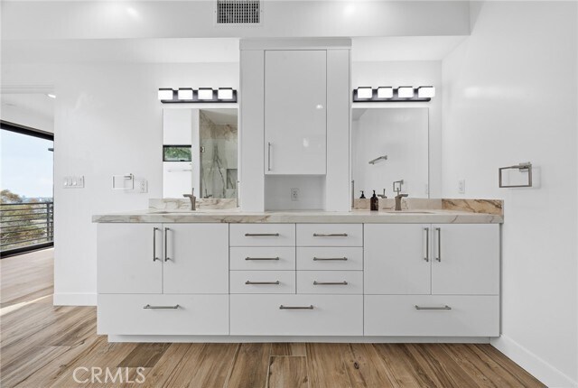 Building Photo - 6565 Pickwick St