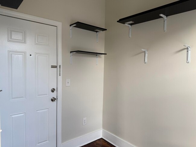 Building Photo - 9 Nesbitt St