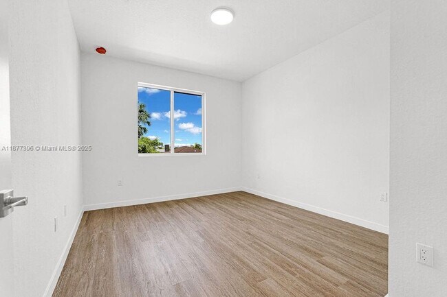 Building Photo - 22485 SW 125th Ave