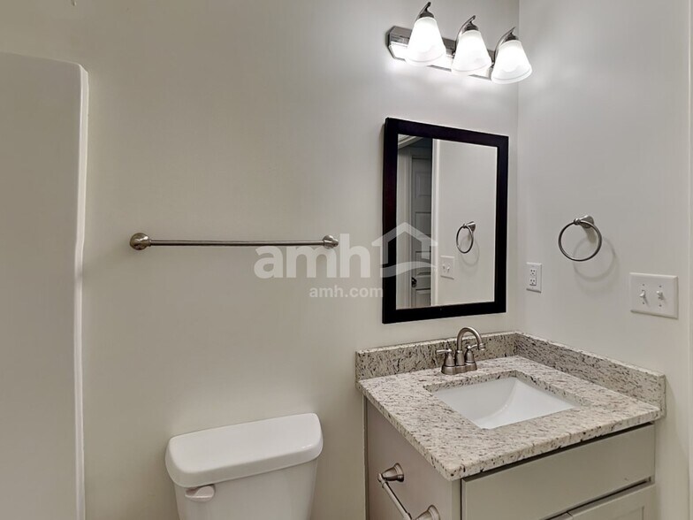 Building Photo - 460 Omnia Ridge Way