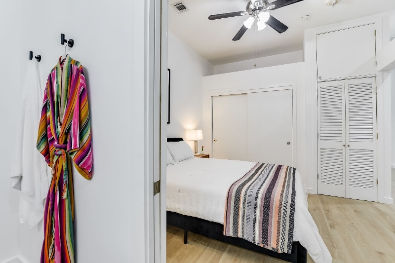 Building Photo - 507 Sabine St