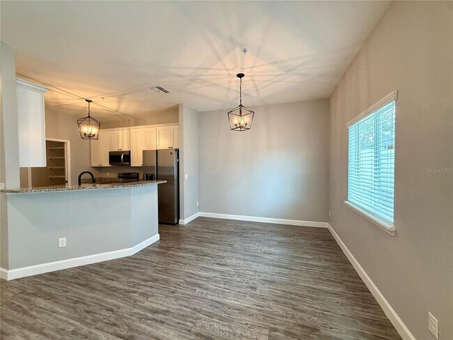 Building Photo - 2414 Willow Wy