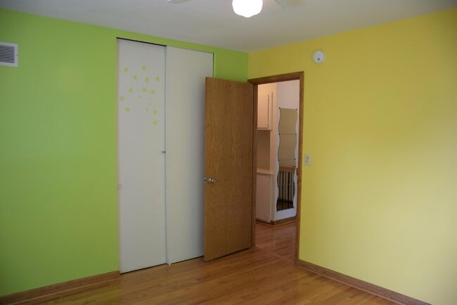 Building Photo - 3393 Burbank Dr