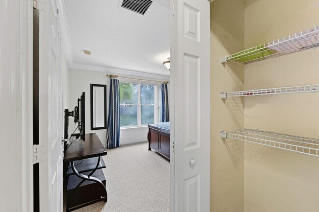 Building Photo - 8492 Breezy Oak Way