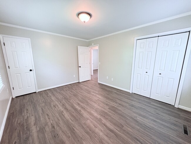 Building Photo - 4077 Brookfield Dr