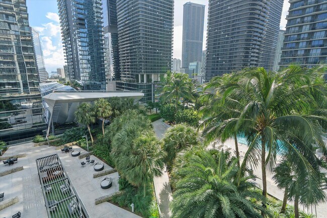 Building Photo - 88 SW 7th St