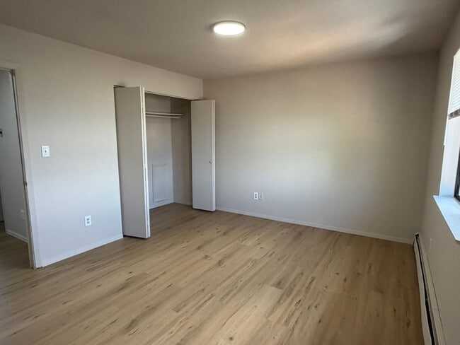 Building Photo - 561 W Pabor Way