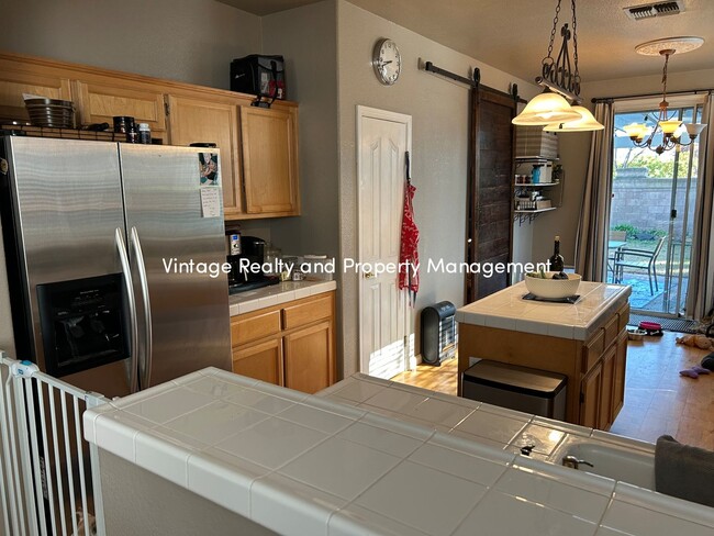 Building Photo - Charming Single-Story 3 Bedroom Home In South Natomas!!!