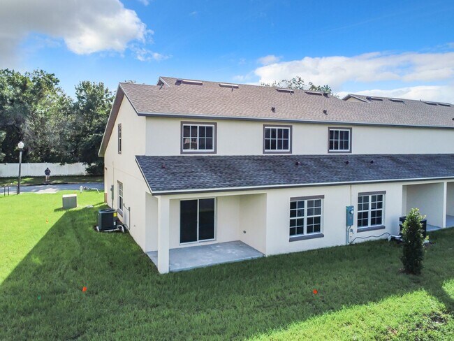 Building Photo - Townhouse For Lease in Saint Cloud