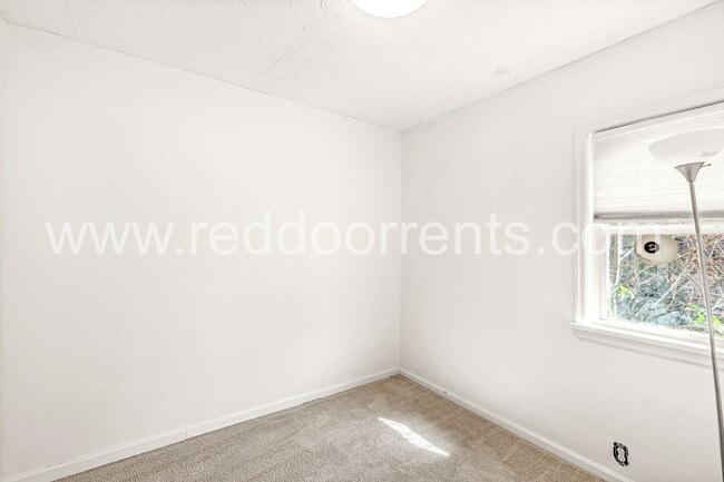 Building Photo - 1602 E 46th St