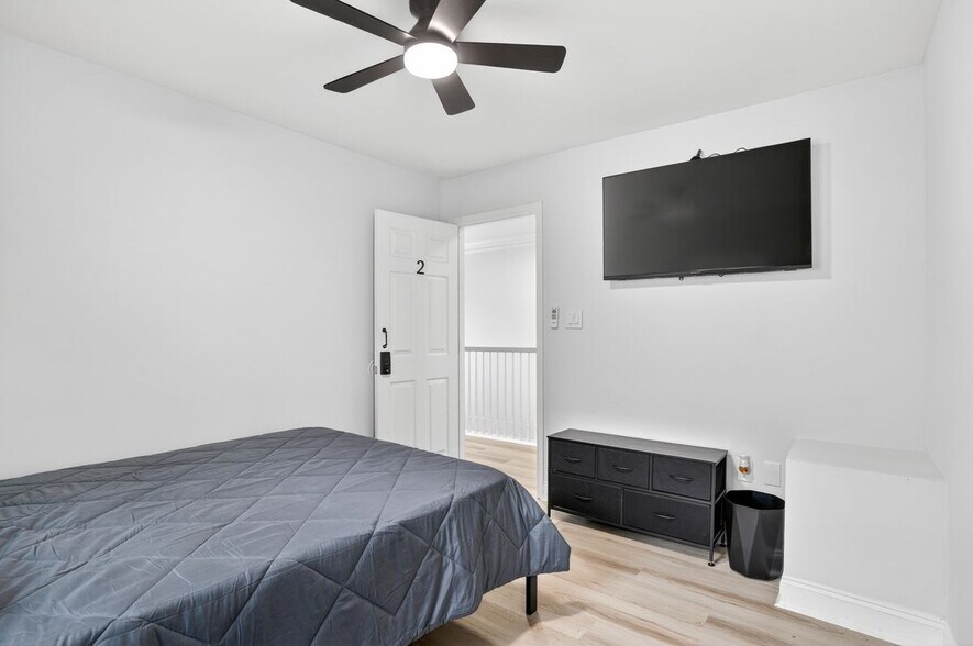 Building Photo - 312B Louise Lane, B
