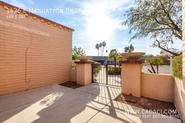 Building Photo - 1426 E Manhatton Dr
