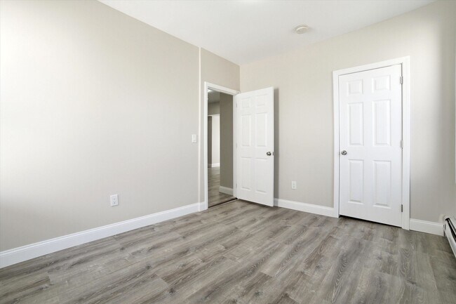 Building Photo - 254 Auburn St