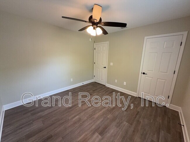 Building Photo - 7230 Par Ln