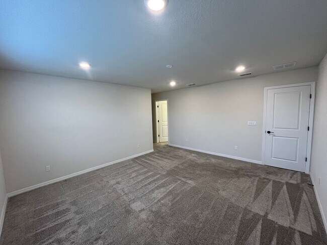 Building Photo - 5625 Cedar Chase Dr