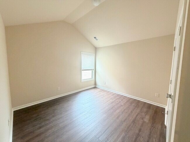 Building Photo - 5230 Brierstone Dr