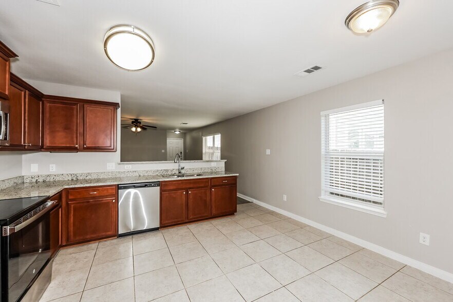 Building Photo - 4729 Cedar Springs Dr