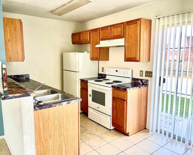 Building Photo - 5806 Redstone Dr