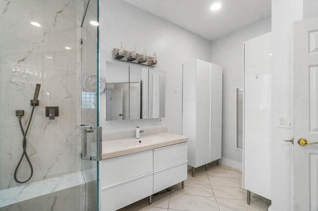 Building Photo - 7087 NW 78th Pl