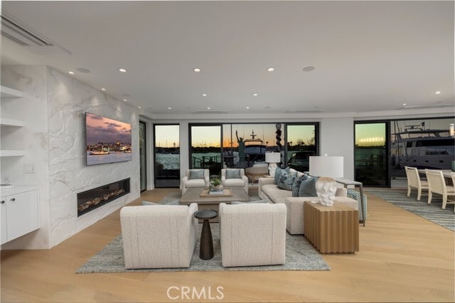 Building Photo - 130 S Bay Front