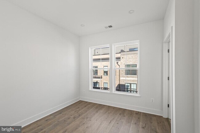 Building Photo - 1211 Northside Park Blvd