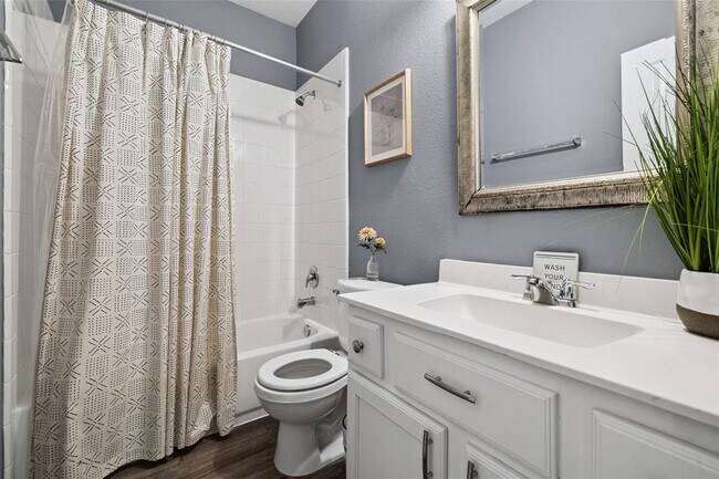 Building Photo - 3021 Wedgewood Bay Ct