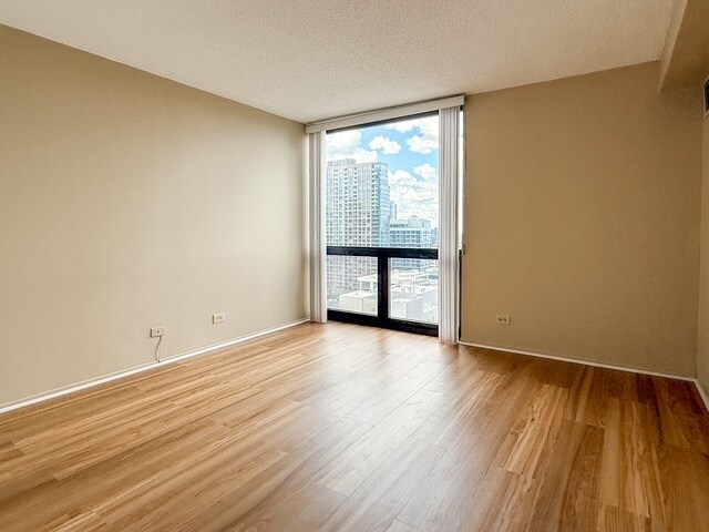 Building Photo - 70 W Huron St