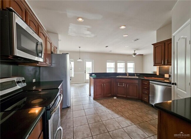 Building Photo - 26 Wisteria Dr