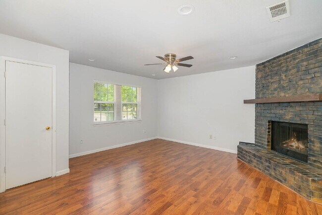 Building Photo - Cozy 2BD Home with Modern Touches in Arlington, TX