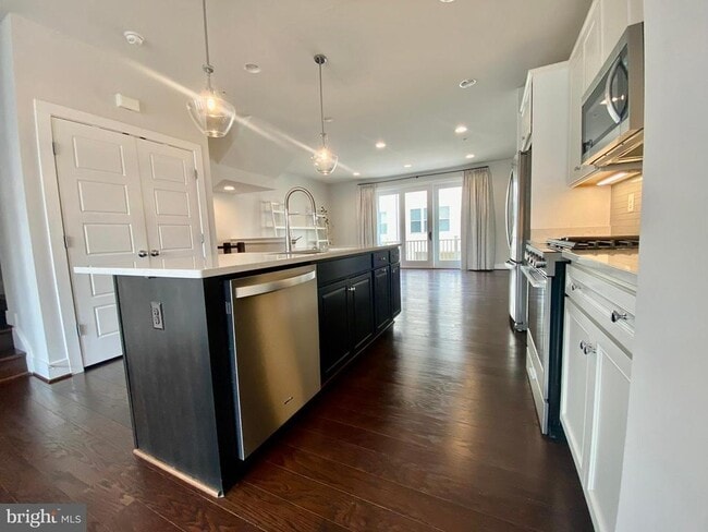 Building Photo - 5135 Longstone Way