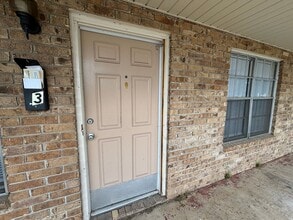 Building Photo - 1810 S Erie, Apt 1-4
