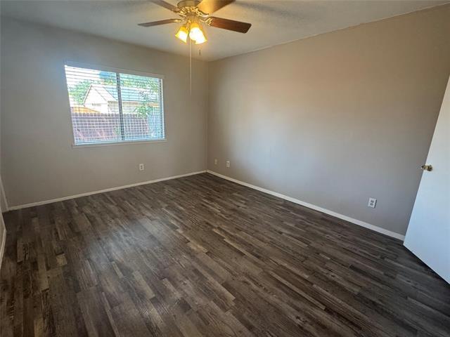 Building Photo - 913 Valley View Dr