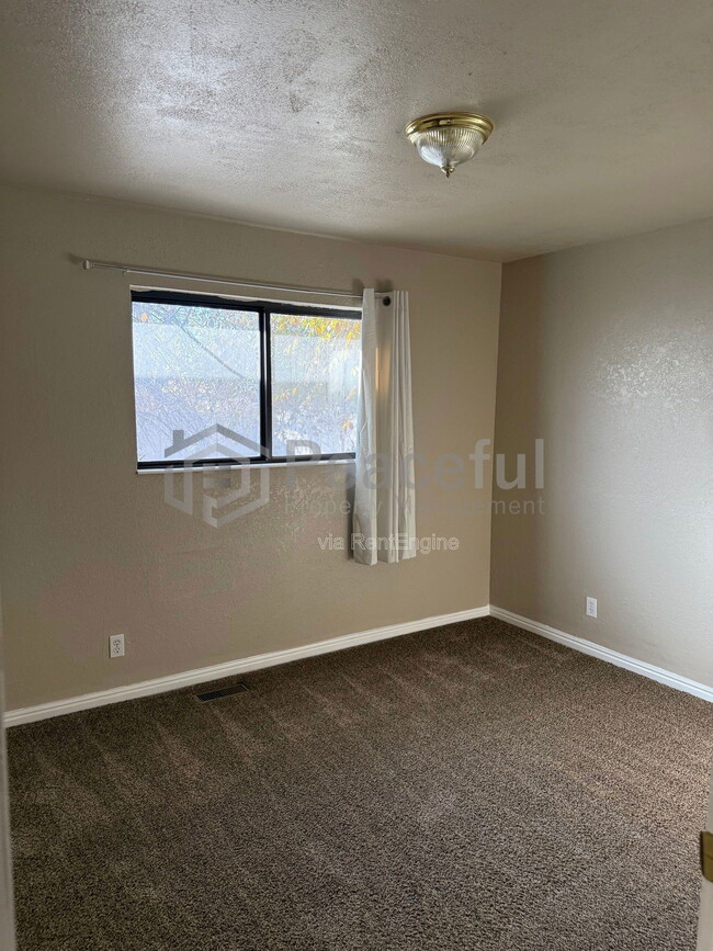 Building Photo - 2009 W Celia Way