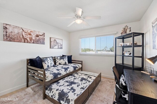 Building Photo - 8107 E Vista Dr