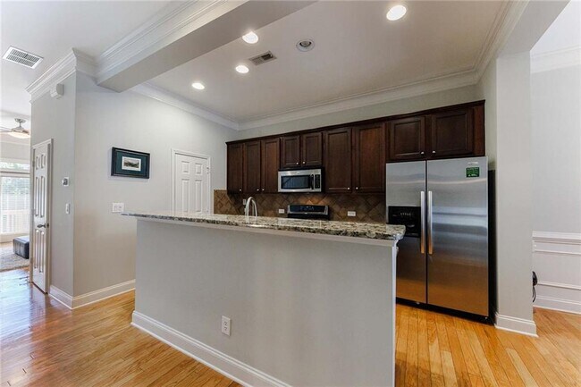 Building Photo - 2022 Cobblestone Cir NE