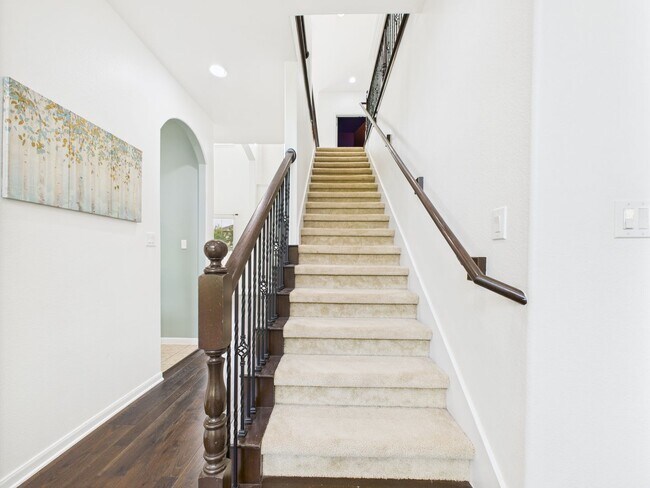 Building Photo - Sendero Springs