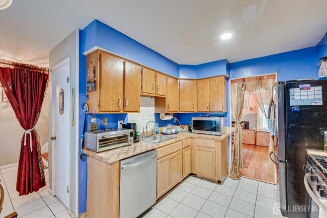 Building Photo - 7 Buttonwood Dr