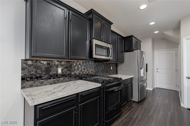 Building Photo - 61 Jasmine Point St