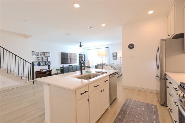 Building Photo - 8523 Mint Mews