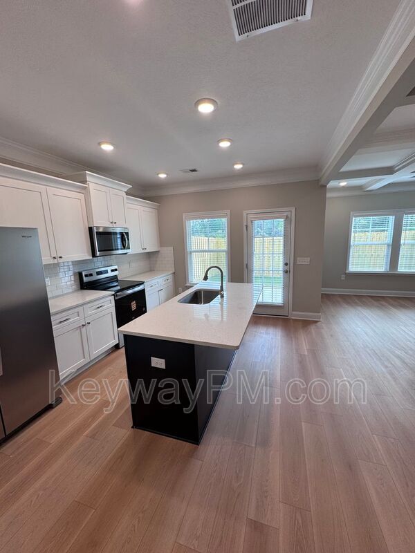 Building Photo - 587 Yuma Ln