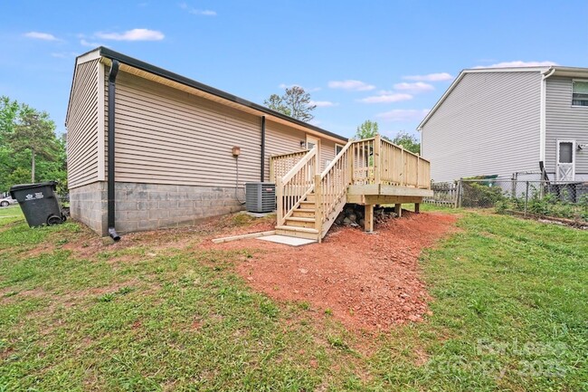 Building Photo - 5001 Forest Mountain Ct