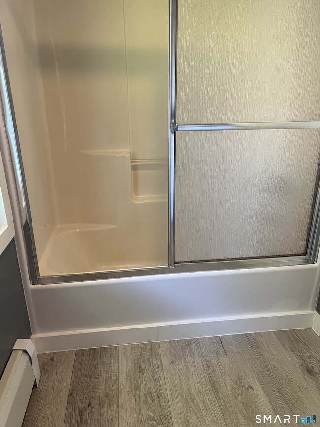 Building Photo - 90 Aetna St