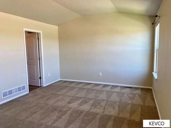 Building Photo - Stunning Home In Rigden Farms