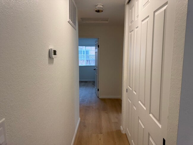 Building Photo - Spacious Corner Lot Home with Upgraded Fea...