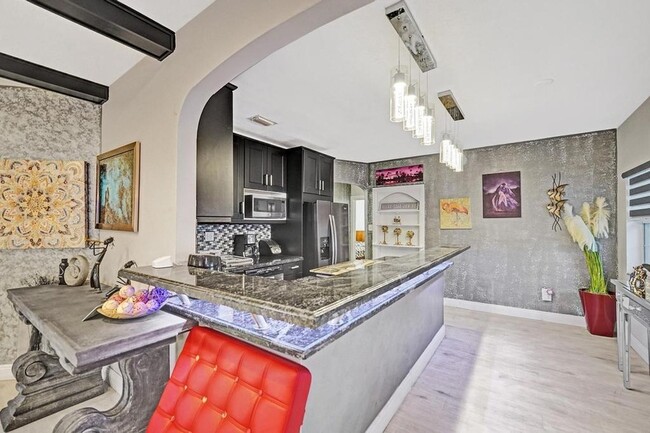 Building Photo - 2000 Jackson St