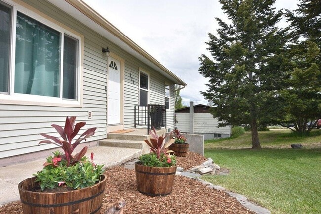 Building Photo - 222 Ridgeway Dr