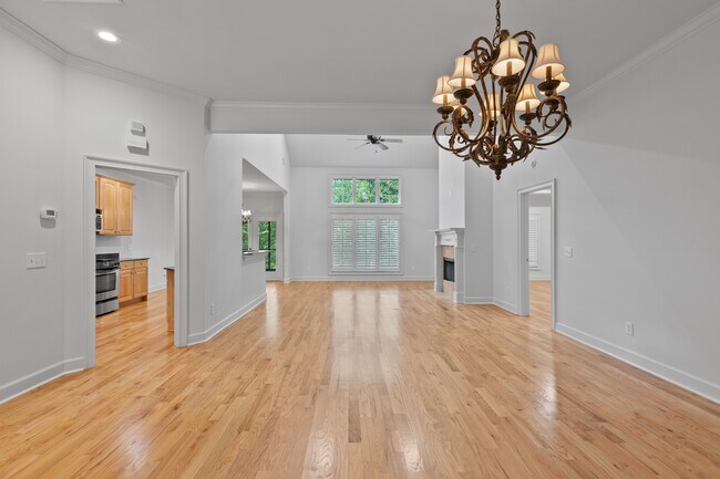 Building Photo - 2021 Hillbrook Cir